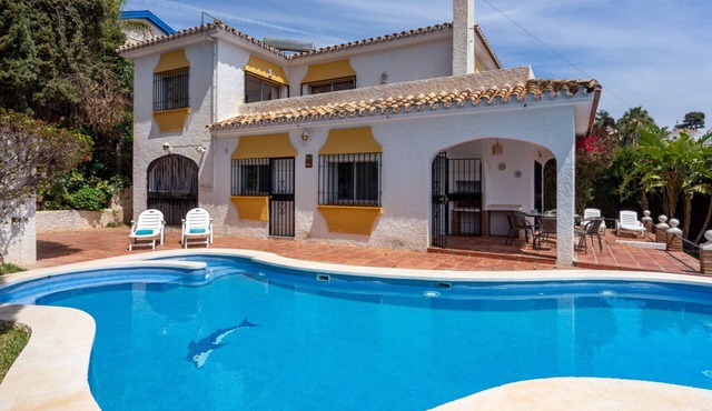 Seaviews and heated pool Benalmadena Villa by Costarentals - Ref 144