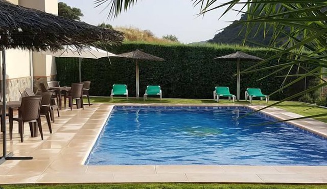 Self catering Casitas Cueva del Gato for 4 people