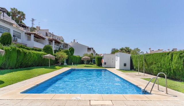 Semi-Detached Chalet with Shared Pool, Wi-Fi, and Air Conditioning in Cala del Moral