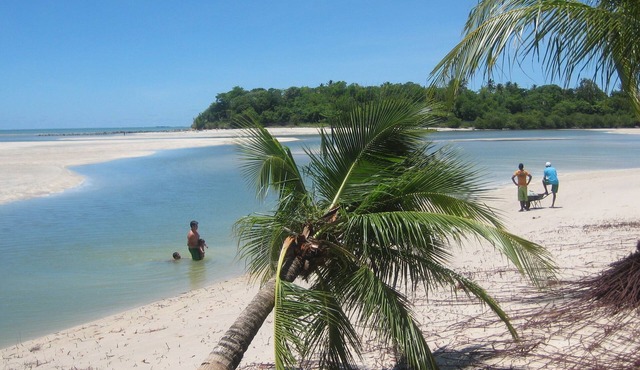 Serene 2-bedroom cottage in Ilha de Itamaracá awaits you in Ilha de Itamaracá