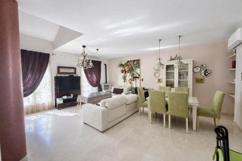 Sonia Home