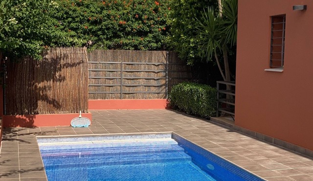 Spacious 2-bedroom apartment in BollullosMitación, very close to Skydive airport