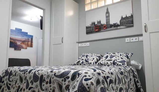 Spacious Apartment Madrid - Metro Barrio del Pilar