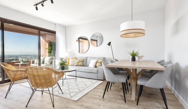 Spacious Elegant 3BR Apartment with Terrace, Pool & Parking in Malaga