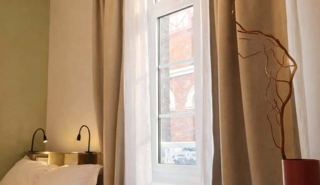 Spacious Quiet Studio Fully Equipped Amiens Centre 5-min Walk to Station Parking on Site in Amiens