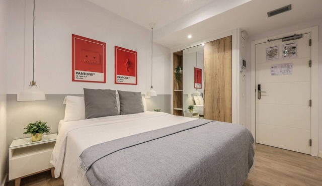 Spectacular quadruple room w/gym B104