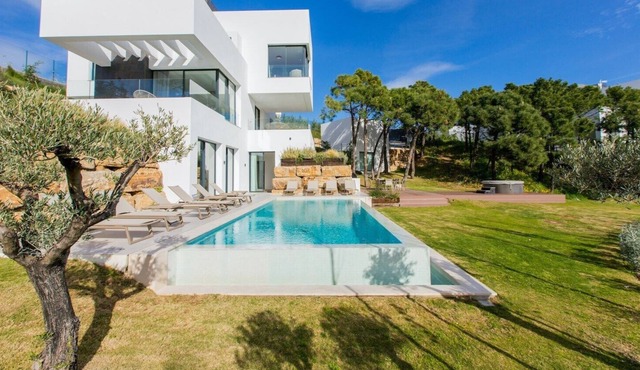 Spectacular Villa CONDOR in Monte Mayor - RDR194