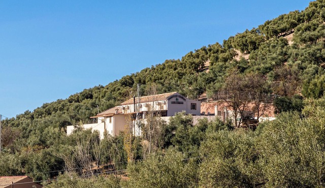 Spend a relaxing family vacation in this vacation home in a beautiful rural location.