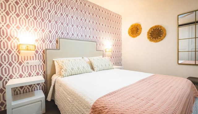 Studio Apartment 'Flores De Cordoba Gitanilla 2' with Wi-Fi and Air Conditioning