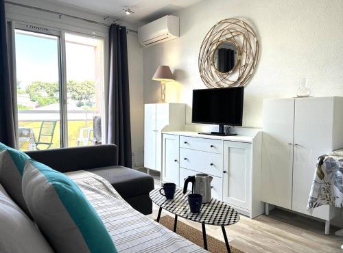 Studio cabine 4 couchages à Bormes-les-Mimosas avec climatisation et parking - FR-1-251-864 in Bormes-les-Mimosas