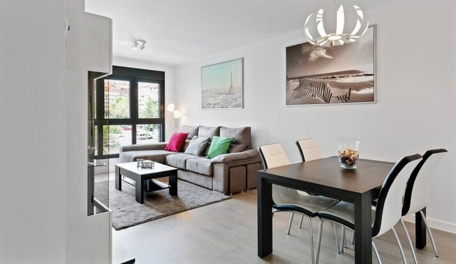 Stunning 2 Bedroom Apartment near Adelfas