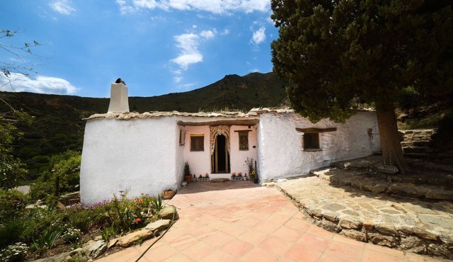 Stunning Villa with Sauna, Swimming Pool and Yoga Space