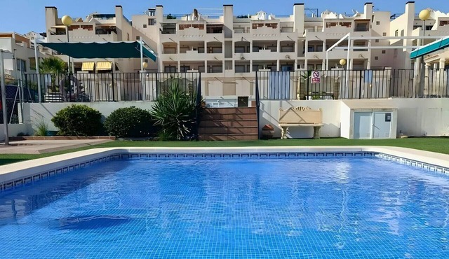 Sun, golf and swimming pool: the ideal villa for your holidays!