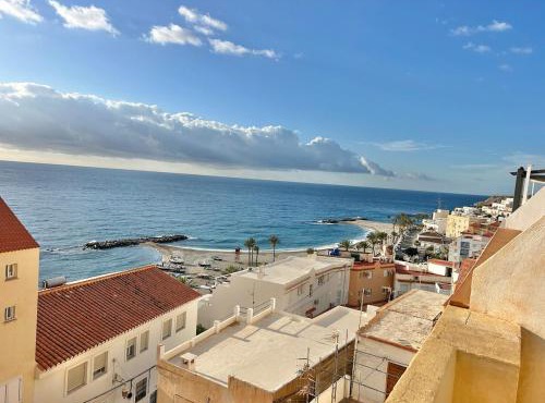 Terrace with Stunning View 5 Min to Beach