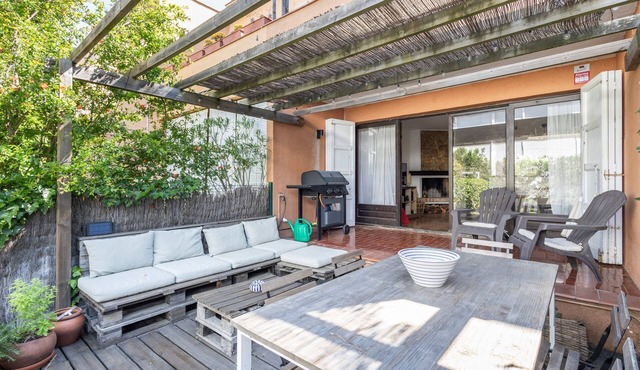 Terraced House with Private Garden in Arenals de Mar