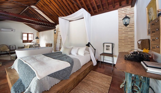 The lovers Attic in Albayzin