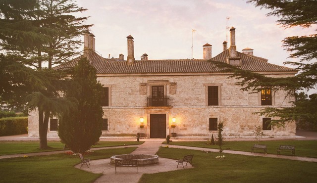 THE PRADOREY INN