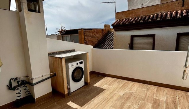 This house is a 2 bedroom(s), 2 bathrooms, located in Lanjarón, Andalucía.