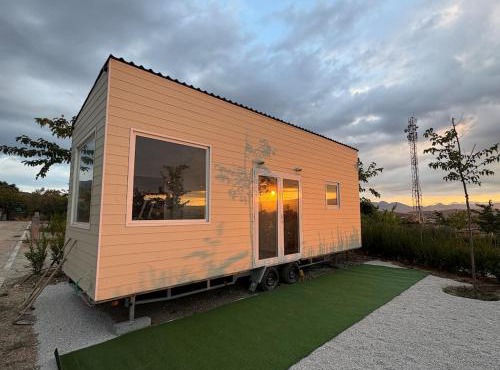 Tiny House Base Camp Granada Camping