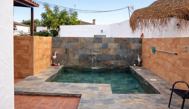 Two bedroom rural holiday home with pool