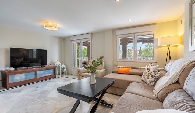 Vacation Home "Casa De Nina" with Mountain View, Private Pool & Wi-Fi