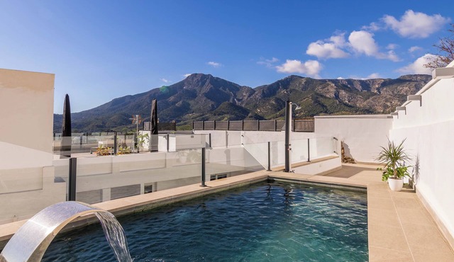 VALERIA HYDROMASSAGE ROOM WITH MOUNTAIN VIEWS
