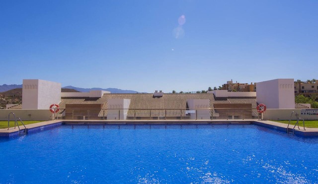 Vera Brand New Penthouse with Pool & Free Parking