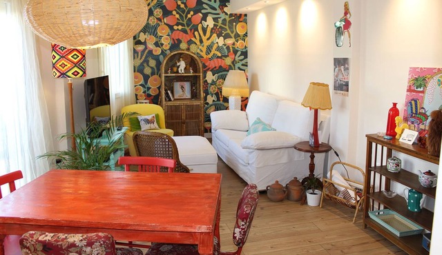 Very cute apartment, 2 bedrooms, PARKING