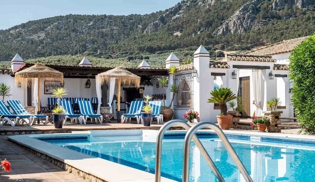Villa 'Alter Real, Luxury Holiday Retreat' with Mountain View, Shared Pool and Wi-Fi