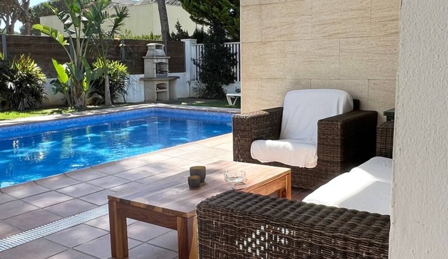 Villa Amadeus. 500m from the long Roche beach in Roche