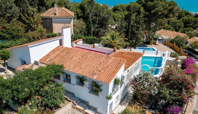 Villa 'Andalusian' with Sea View, Wi-Fi and Air Conditioning
