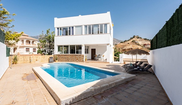 Villa 'Asuncion Benalmadena Costa' with Mountain View, Wi-Fi and Air Conditioning
