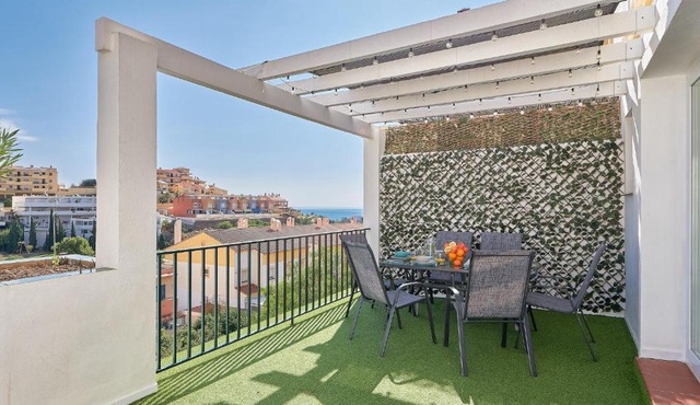 VILLA by the beach. Pool, Priv Parking and Golf
