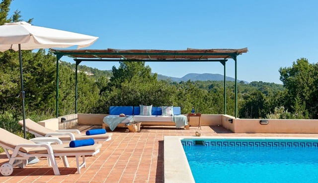 Villa 'Can Roca' with Sea Views, Wi-Fi and Air Conditioning in Illes Balears