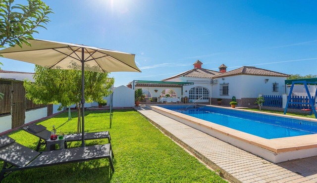 Villa "Casa Rural Entre Olivos" with Pool & Wi-Fi