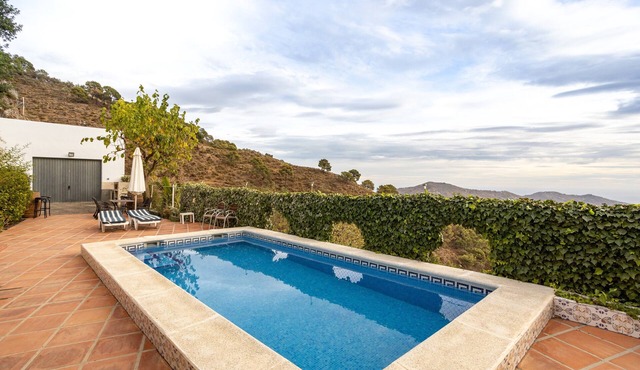 Villa 'Casa Haza Rila' with Pool, Beautiful Mountain Views, Garden & Wi-Fi