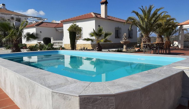 Villa "Casa Las Rosas" with Mountain View, Pool, Wi-Fi, Garden & Terrace