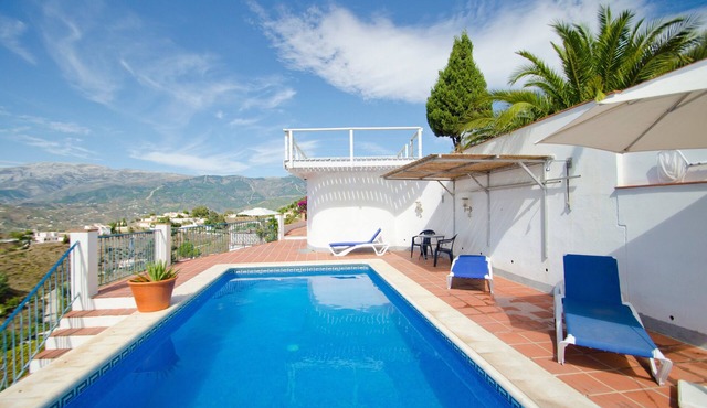 Villa Cortijo Bellavista with Mountain View, Pool, Wi-Fi, Garden & Terrace