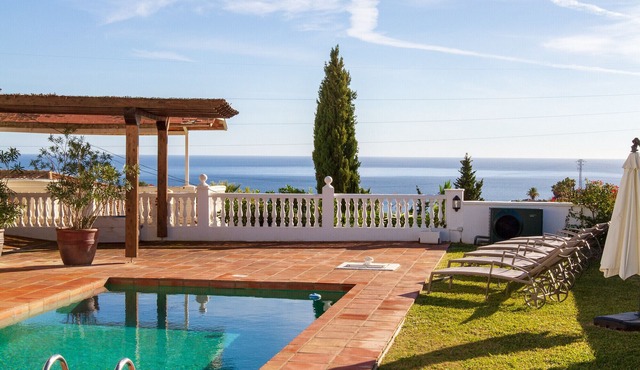 Villa Diann - Large 5 bedroom Private Pool Villa with sea view