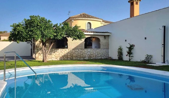 Villa for rent only 1000 meters from the beach