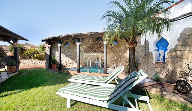 Villa 'Indie' with Private Pool, Wi-Fi and Air Conditioning