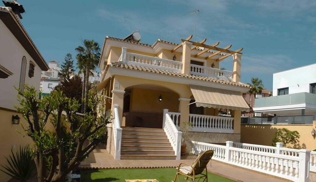 Villa Ilusión Rincón – Spacious and Bright Retreat on the Costa del Sol with Terrace and BBQ