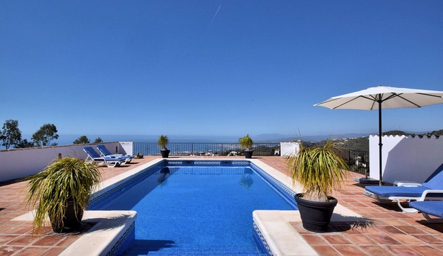 Villa in Sayalonga with Private Pool