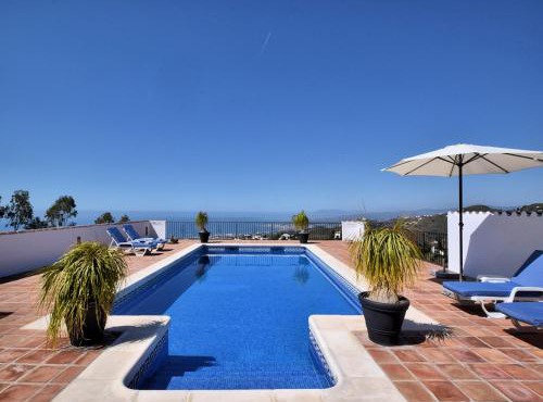 Villa in Sayalonga with Private Pool