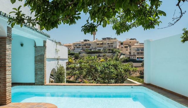 Villa "La Colina" with Sea View, Private Pool & Wi-Fi