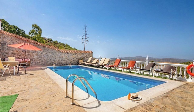 Villa La Higuera Antequera - La Higuera by Ruralidays