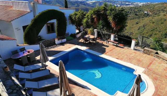 Villa 'La Montaña Del Oro' with Sea View, Wi-Fi and Air Conditioning