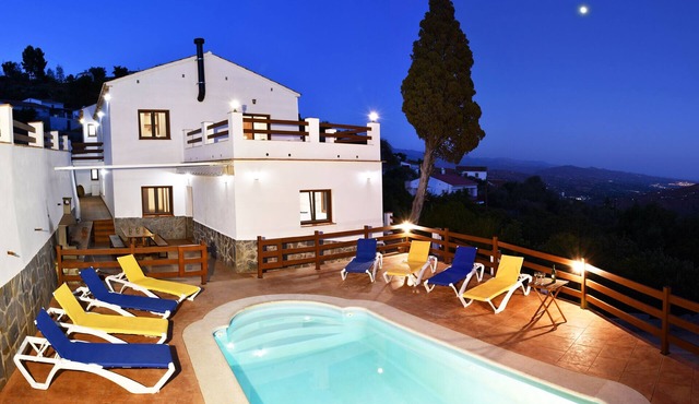 Villa La Noria, 15 Pers, Pool, view of the ocean and the Andalusian mountains
