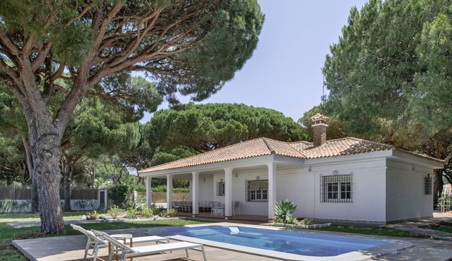 Villa 'Mi Rincón Favorito' with Private Pool, Wi-Fi and Air Conditioning