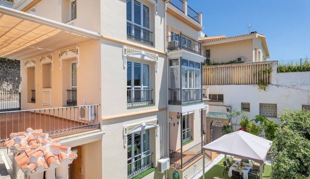 Villa muy Cercana al Centro de Málaga y a Cinco Minutos de la Playa